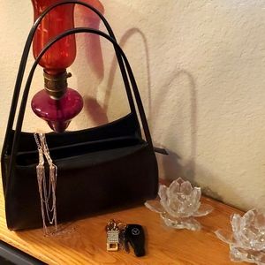 NWOT Ladies all black Gucci purse. Copy